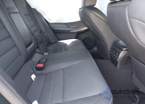 2020 Lexus Is 300 z USA, uszkodzony, nr VIN JTHGA1D21L5105892